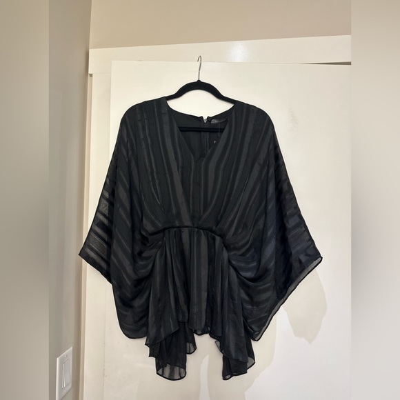 SUZY SHIER | Bnwt Black sheer butterly Top - Picture 1 of 5